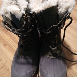 Sporto Green and Gray Lace Up Boots